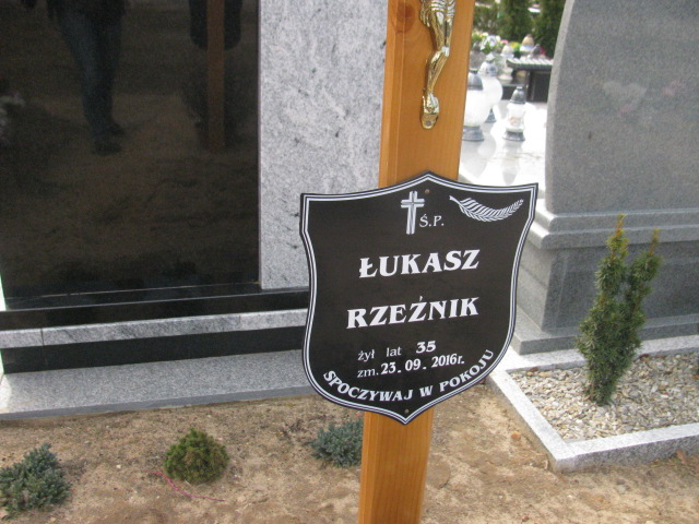 Łukasz Rzeźnik 1981 Sieradz Kłocko - Grobonet - Wyszukiwarka osób pochowanych