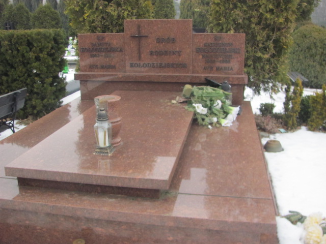 Grób Saturnin Kołodziejski