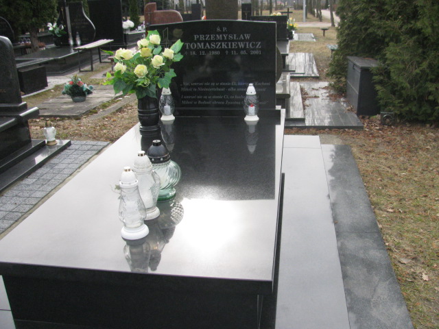 Grób Przemysław Tomaszkiewicz